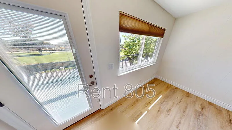 2 bed, 1.0 bath, 900 sqft, $2,695 — Photo 3