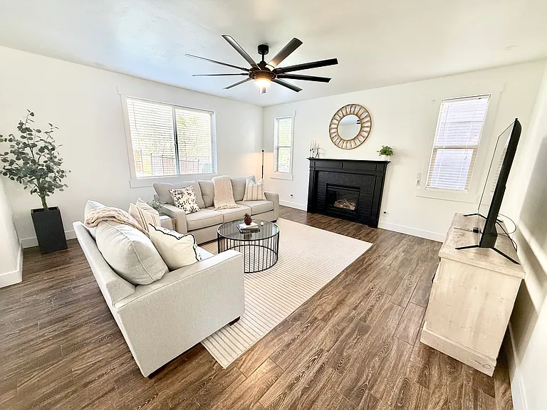 1867 E Chimney Stone Ct — Photo 15
