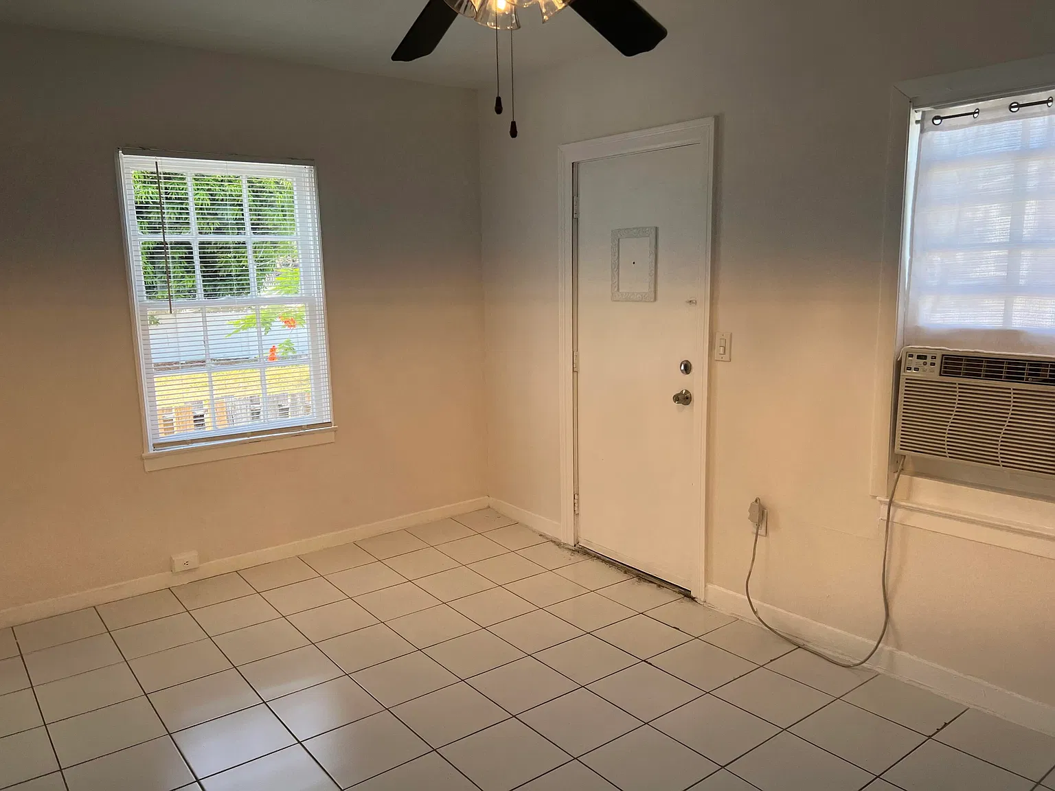 1 bed, 1.0 bath, 700 sqft, $1,525 — Photo 2