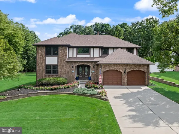 2 Acorn Hill Dr, Voorhees, NJ 08043