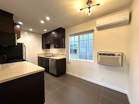 2nd image of 1830 Corinth Ave APT 15