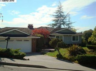 1 Riviera Ct, Oakland, CA 94605