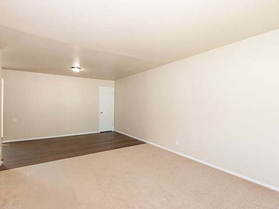 3rd image of 75 Florissant Park Dr
