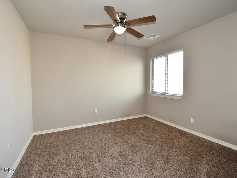 300 Saltford Pl — Photo 42