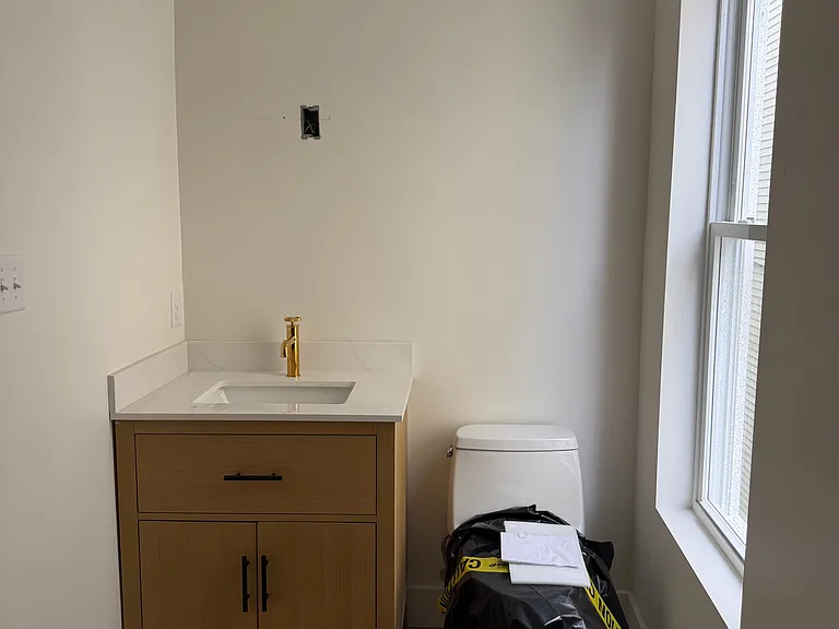 67 Marion St #2 — Photo 5