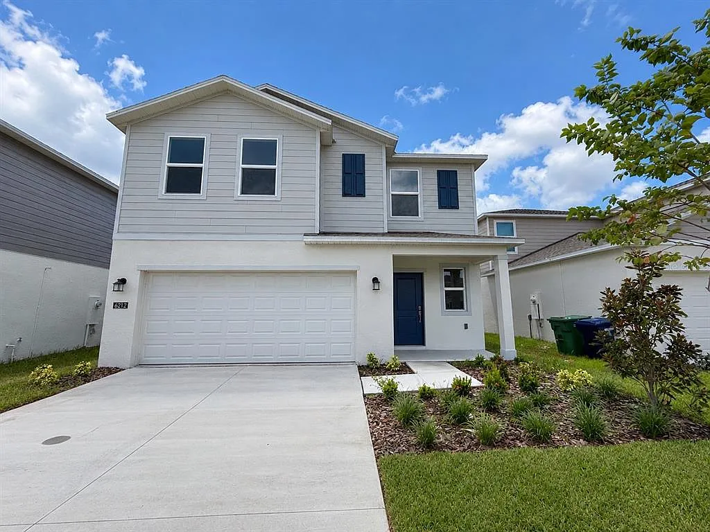 5 bed, 2.5 bath, 2112 sqft, $2,300 — Photo 1