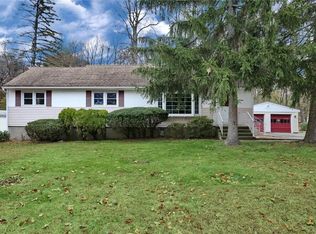 10 Bell Ln, Chestnut Ridge, NY 10977