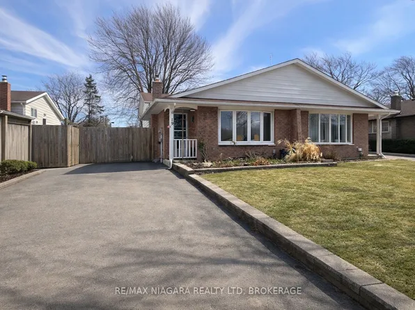 19 Nottingham Ct, Welland, ON L3C 5X4