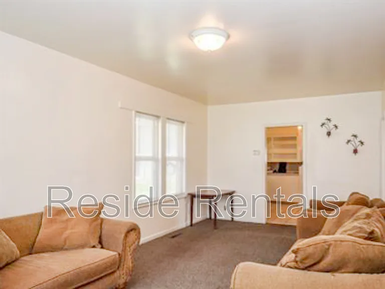 632 E 600 N #1 — Photo 3