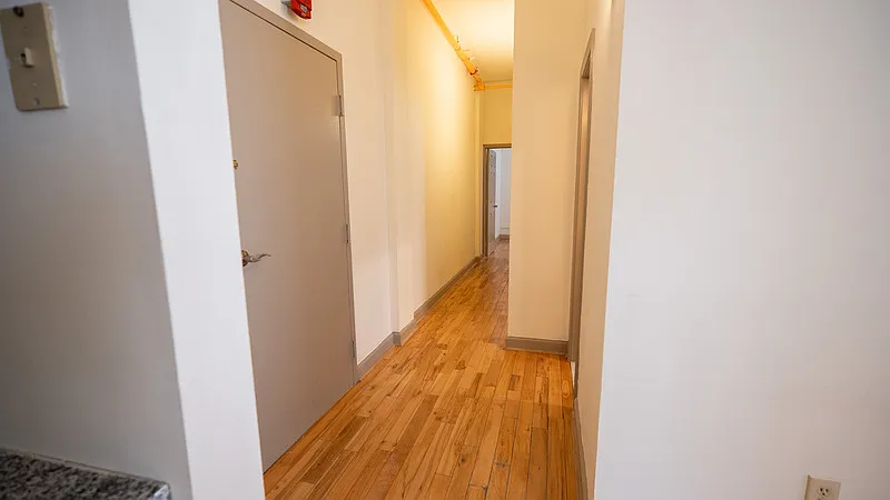 2 bed, 1.0 bath, $2,080 — Photo 4