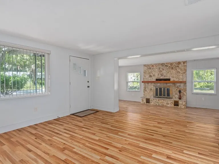 5269 S James Ter — Photo 4