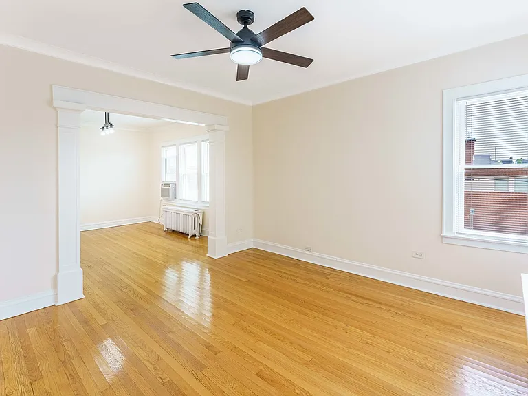 2125 Wesley Ave — Photo 3