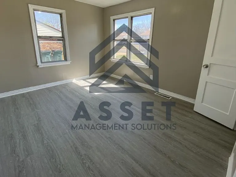 4501 SE 21st St — Photo 4