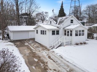 402 Gunn St, Coleraine, MN 55722