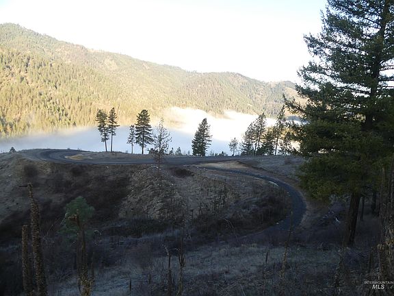 3rd image of 1404 Carrot Ridge Rd