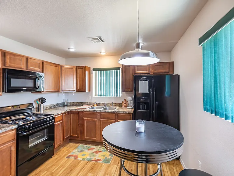 800 Sherwood Dr — Photo 7