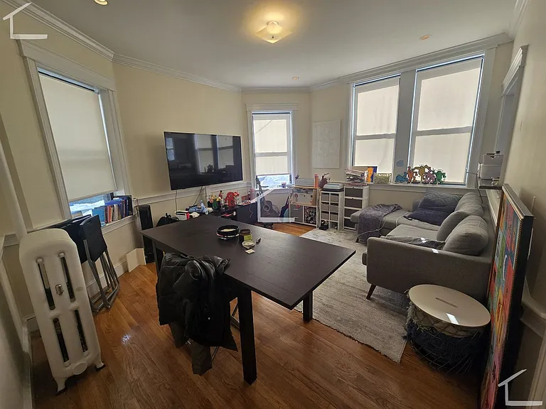 4 Park Vale Ave #8 — Photo 1