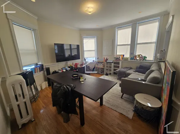 4 Park Vale Ave, Allston, MA