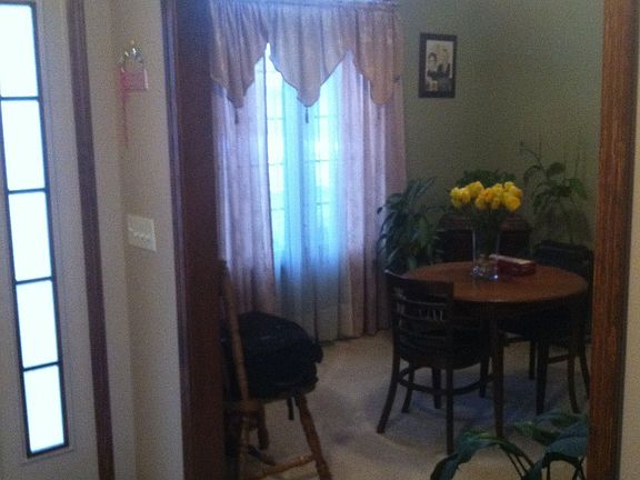 Dining room or office space