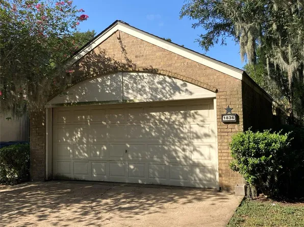 1836 Veranda Dr, West Columbia, TX 77486