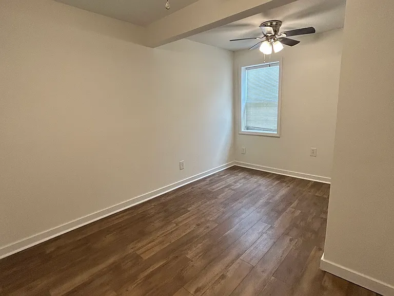 614 Boston Rd — Photo 19