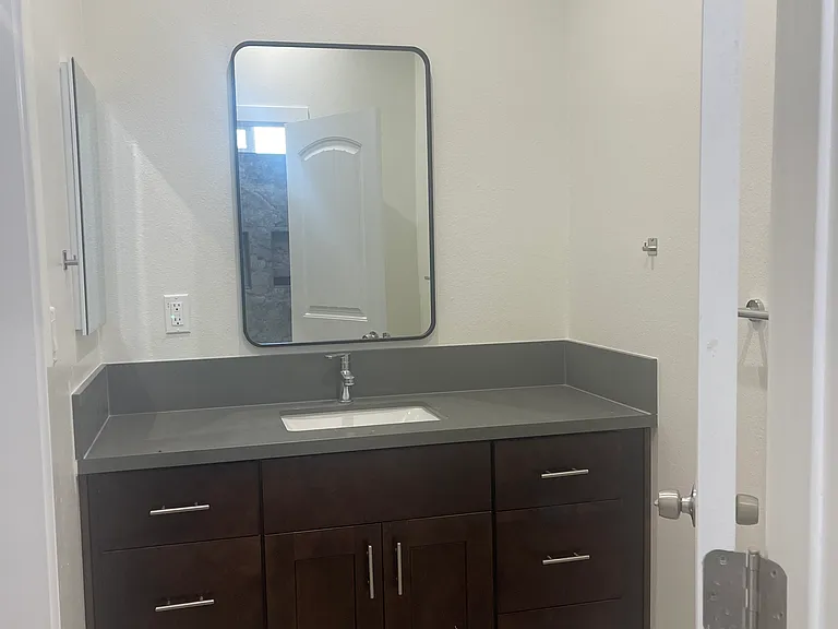 Full Bathroom - Vanity