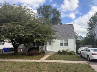 75 Windemere St, Springfield, MA 01104