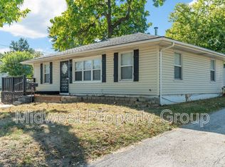 3661 High Dr, Saint Ann, MO 63074