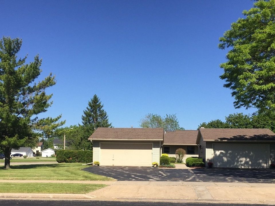 1st image of 202 Tamarack Ave #202
