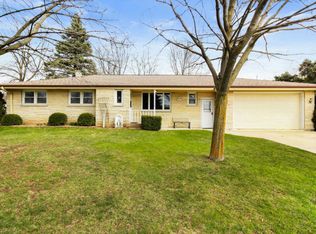 N72W15410 Good Hope Rd, Menomonee Falls, WI 53051