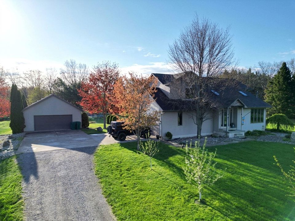 1st image of 10184 N Linden Rd
