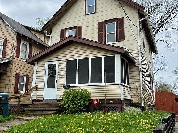 2nd image of 2229 25th St SW
