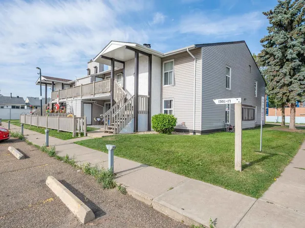 15017 26th St NW, Edmonton, AB T5Y 2G6