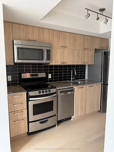 68 Abell St Photo 1