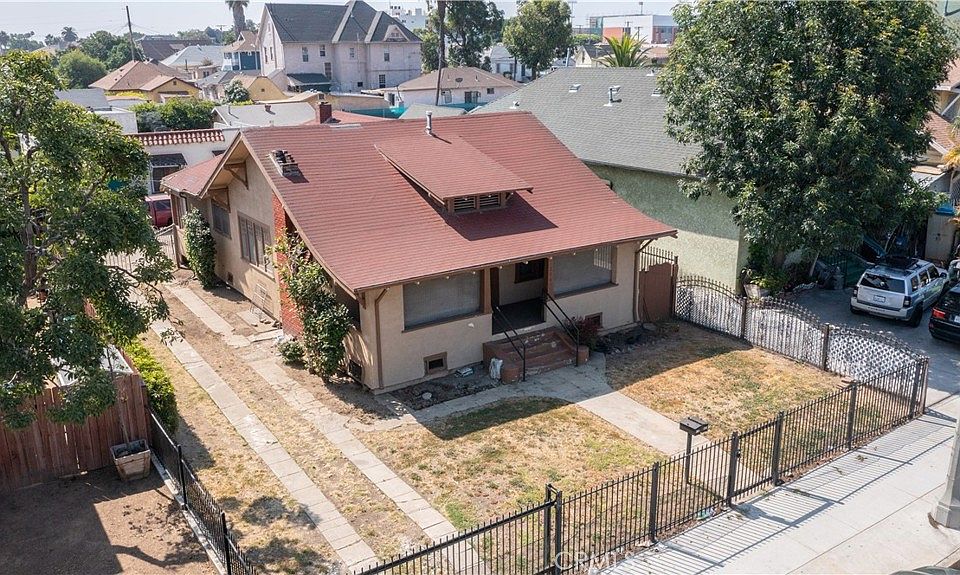 1st image of 206 S Soto St #2