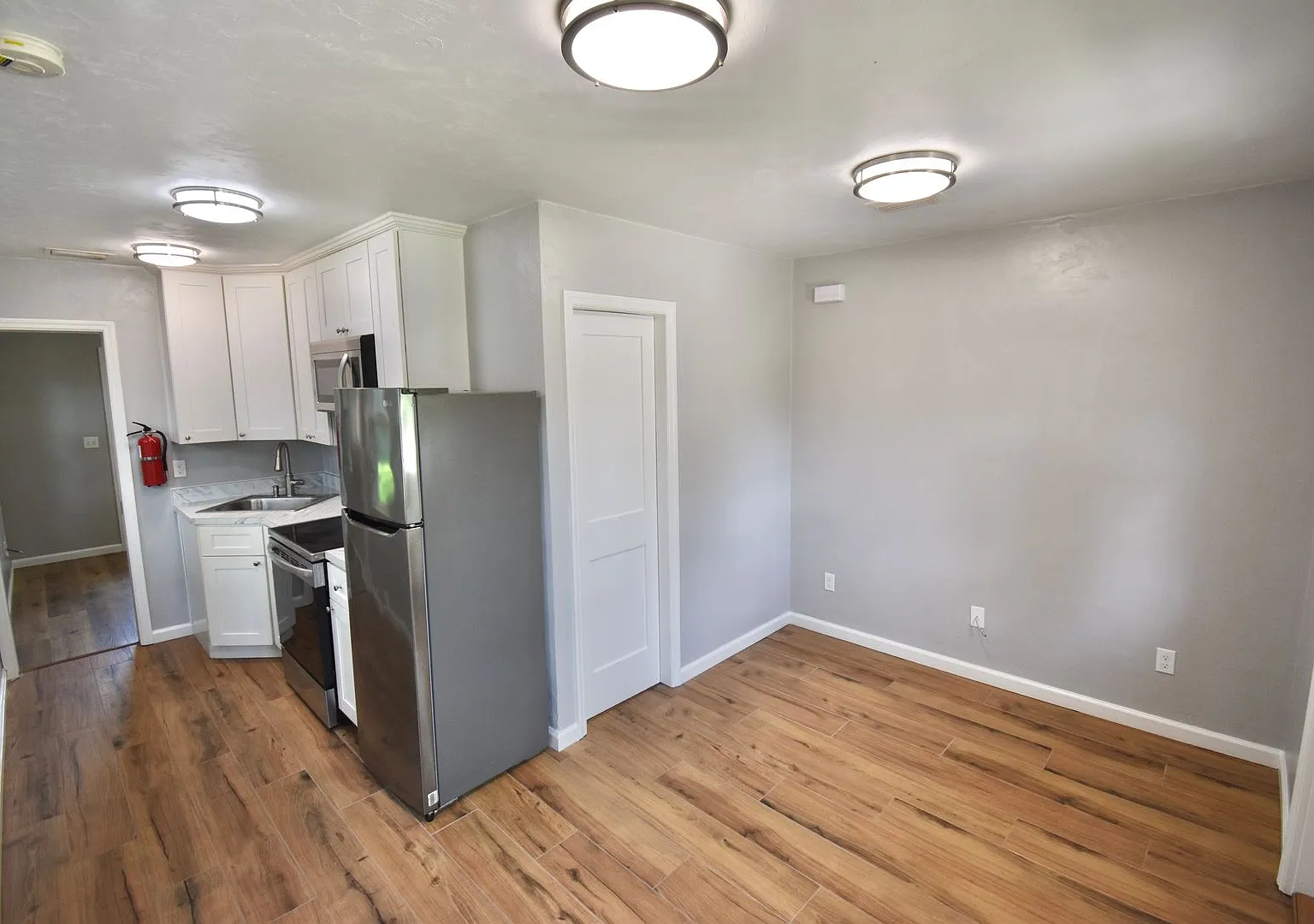 Renovated 1/1 Close to FSU Campus — Photo 4