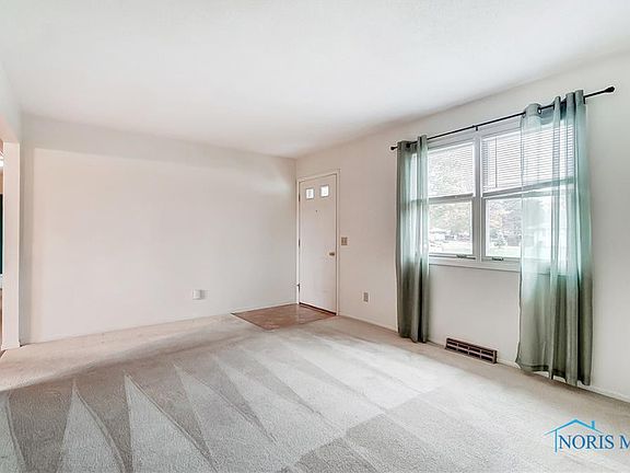 5th image of 17671 Pansy Ln