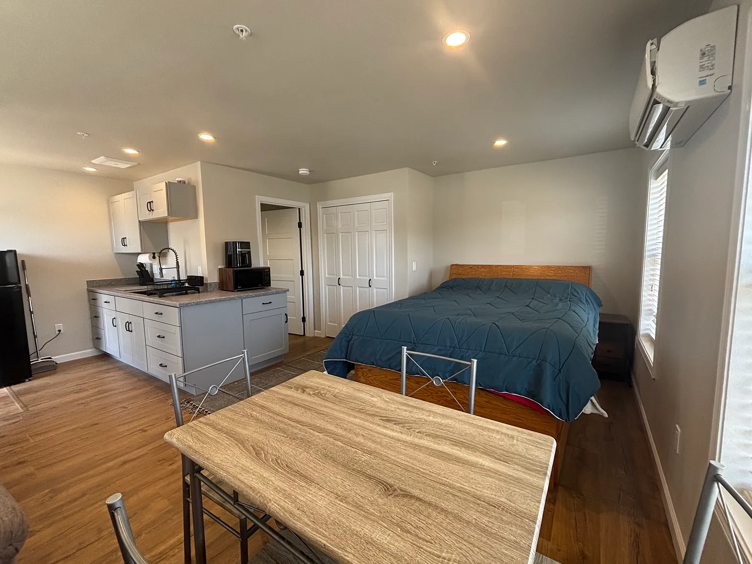 Studio, $1,500 — Photo 2
