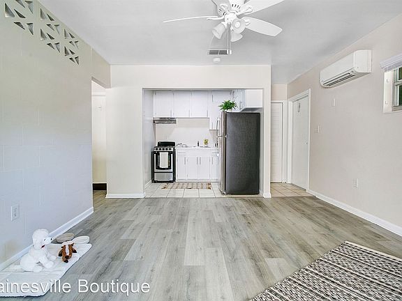 5th image of 1820 NW 10th St #15212910