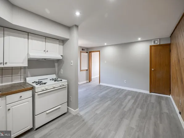 734 S 9th St APT 4F, Philadelphia, PA 19147