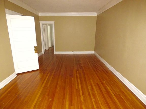 4th image of 5247 W Washington Blvd