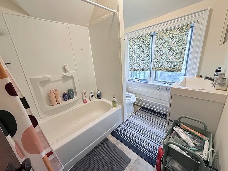 149 Strathmore Rd #10 — Photo 8