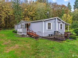 1197 Chapman Rd, Castle Rock, WA 98611