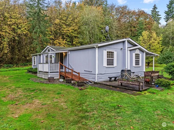 1197 Chapman Road, Castle Rock, WA 98611