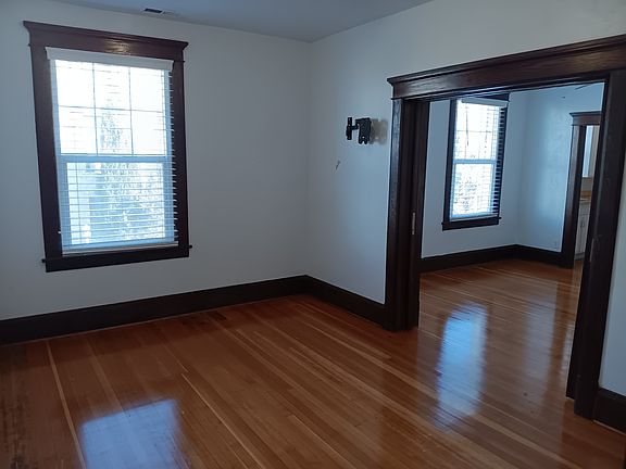 5th image of 416 W Lewis St #102