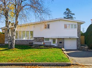 38 Harlowe Cres, Ottawa, ON K2H 5P1
