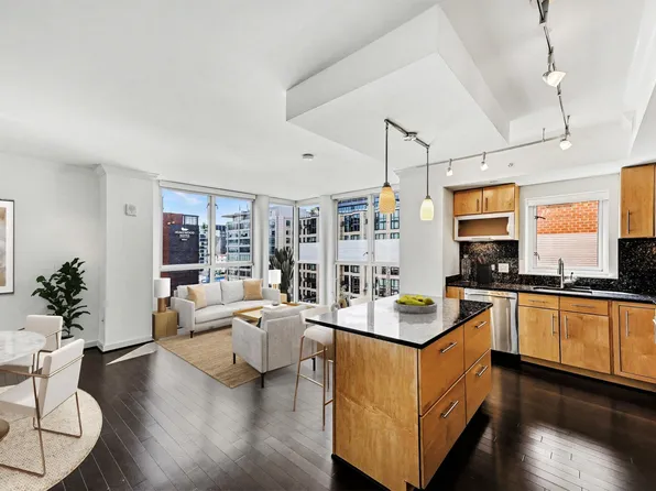 1025 1st St SE APT 906, Washington, DC 20003