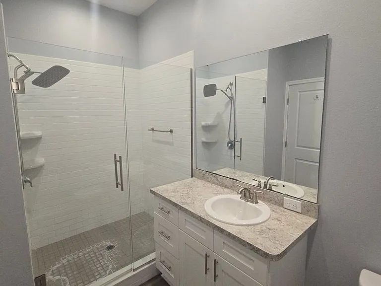760 Avenue C SW — Photo 11