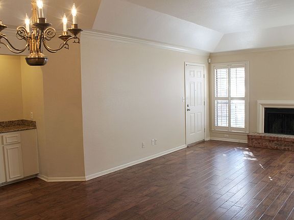 4th image of 201 Ellwood St APT 102