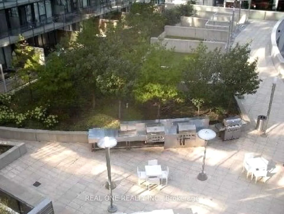 2 bed, $2,820 — Photo 4